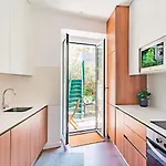 2br Cardiff With Balcony