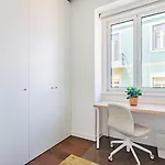 2br Cardiff With Balcony 아파트