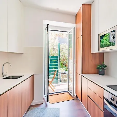 2br Cardiff With Balcony