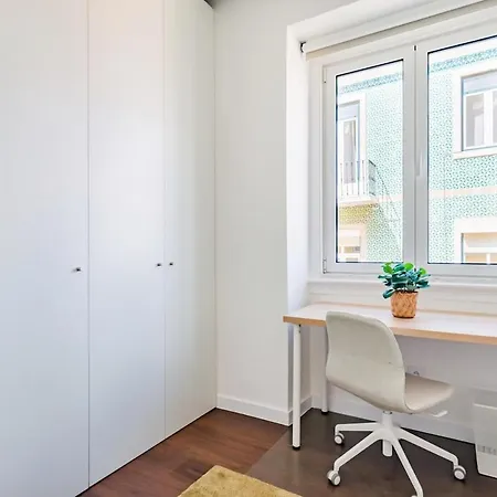 2br Cardiff With Balcony Apartment
