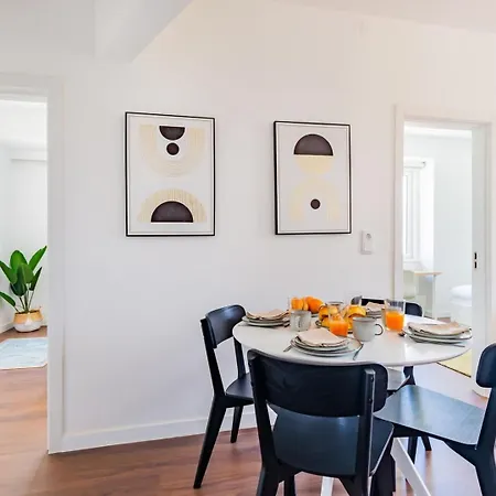 2br Cardiff With Balcony Lisboa