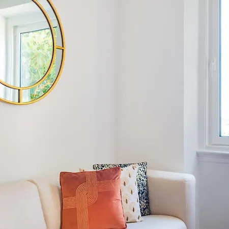 2br Cardiff With Balcony