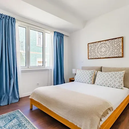 2br Cardiff With Balcony * Lissabon