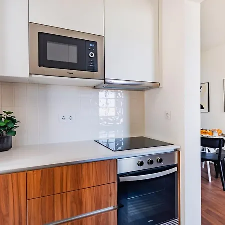 2br Cardiff With Balcony Apartment