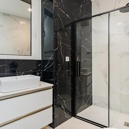 2br Cardiff With Balcony Apartamento Lisboa